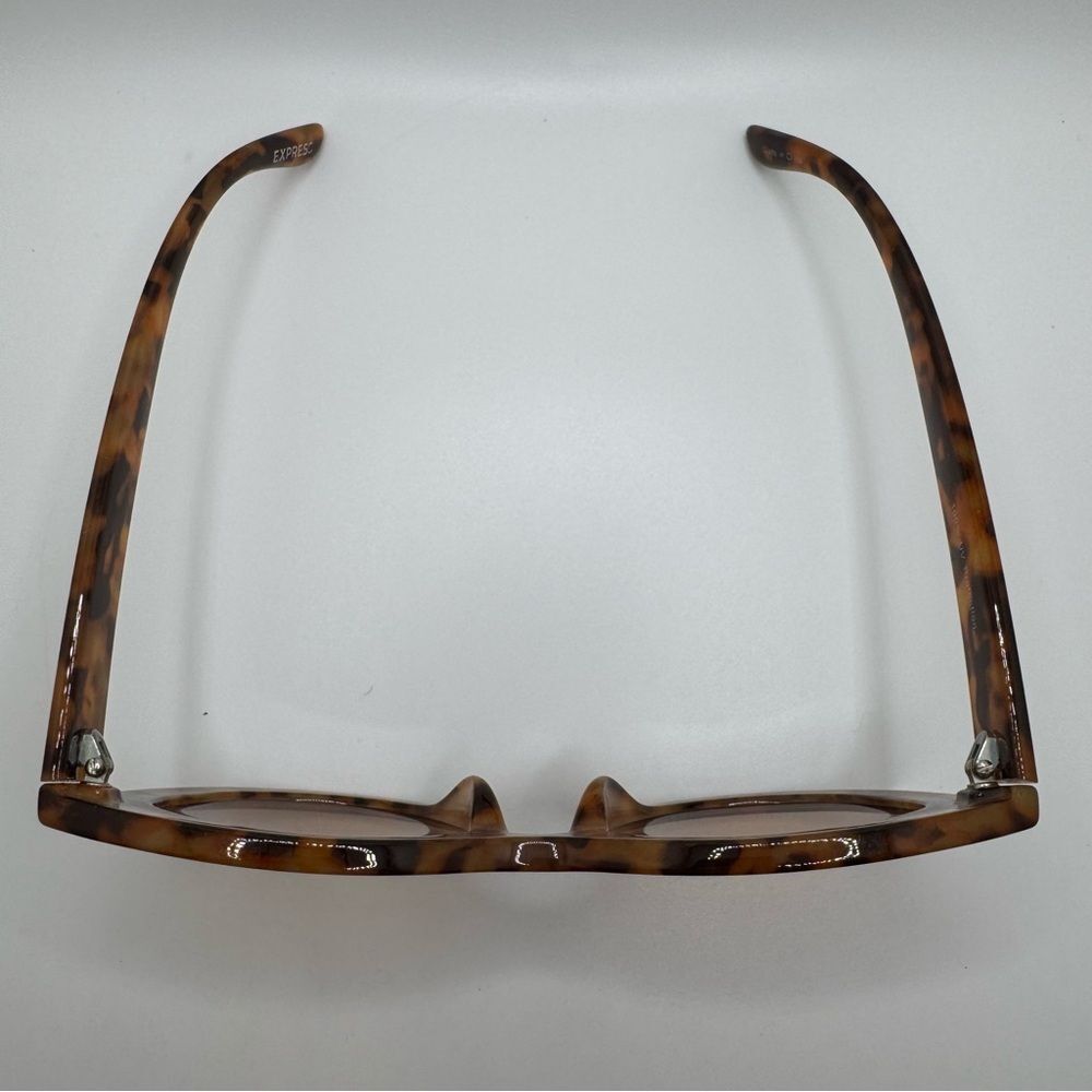 EXPRESS Bold Rim Sunglasses - Picture 4 of 8